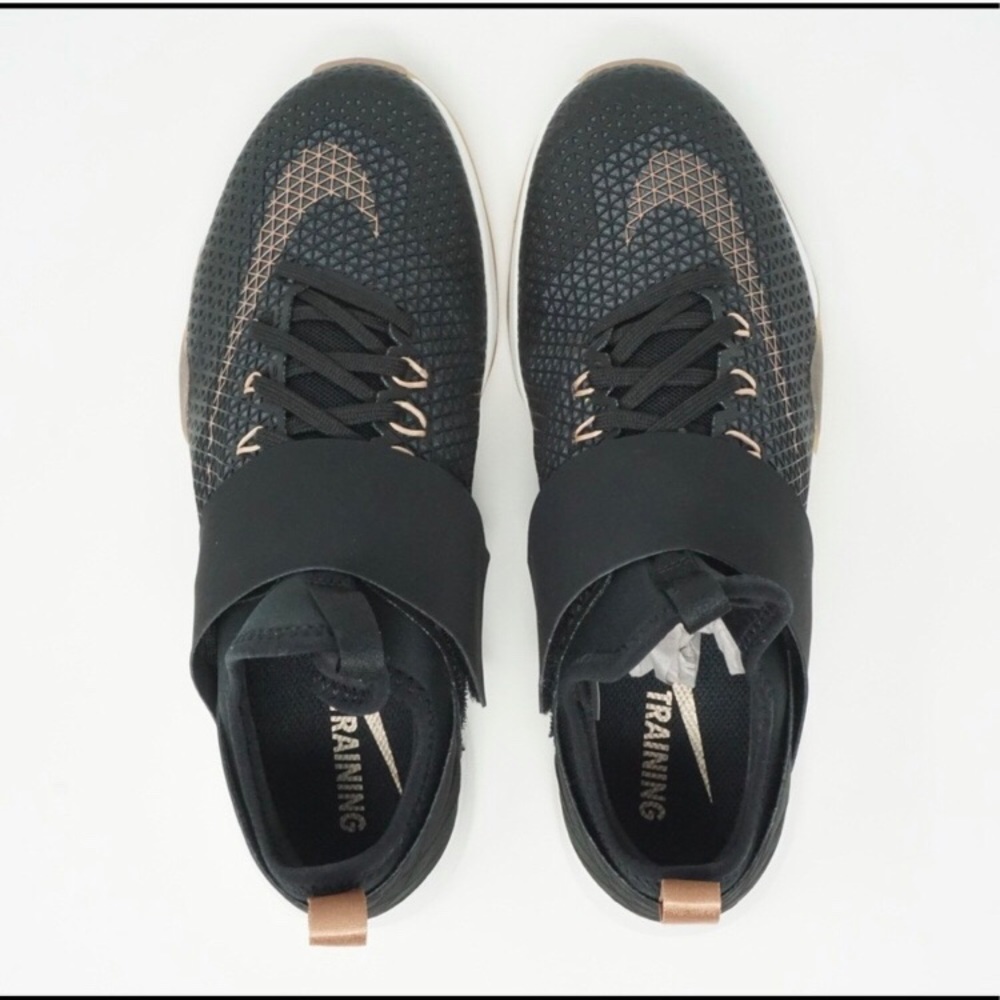 *SOLD* Nike Air Zoom Strong Woman’s Running Shoes